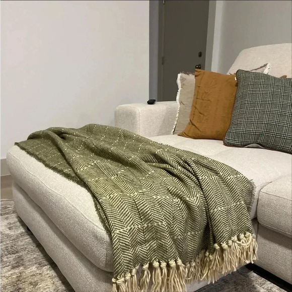 Herringbone Stripe Woven Bed Blanket
Green/Cream - Hearth & Hand with Ma… - Picture 4 of 5